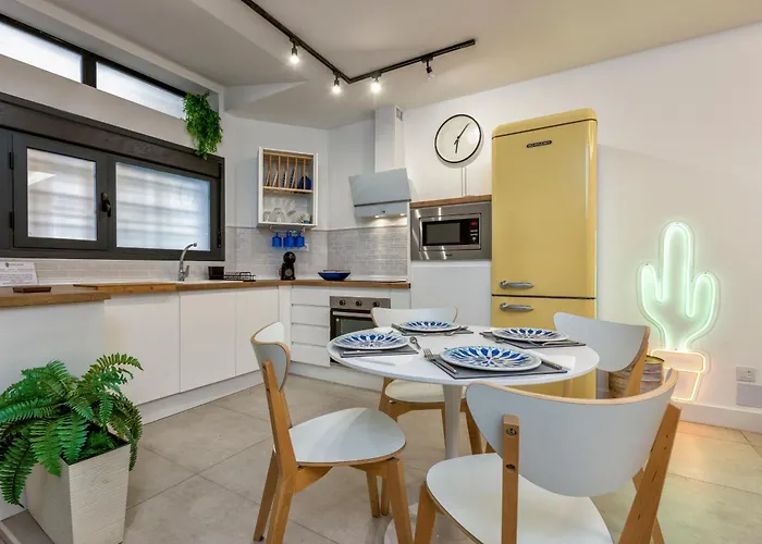 Casa Lola Centro * フエンヒロラ